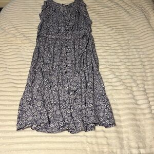 Sonoma women’s dress. Xxl. 100% Rayon. Light purple and white.